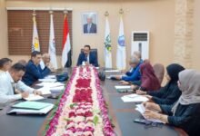 وزير الأشغال يترأس اجتماع لجنة المناقصات والمزايدات لمناقشة عدد من مشاريع الطرق