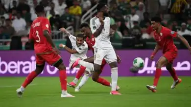 السعودية تتأهل إلى نصف نهائي خليجي 27 بعد فوزها على عُمان بثلاثية نظيفة
