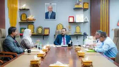 وزير الدولة محافظ عدن يطلع على جهود الجهاز المركزي للإحصاء في رصد النازحين