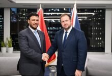 عضو مجلس القيادة عبدالله العليمي يبحث مع وزير الدولة البريطاني تطورات الأوضاع في اليمن والتهديدات الحوثية