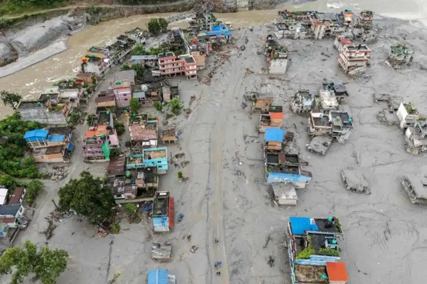 Le bilan des inondations au Népal s'élève à 987 morts et plus de 3900 disparus.