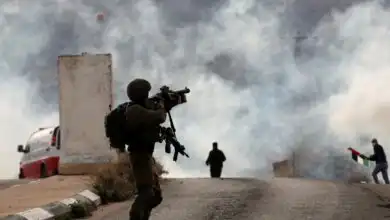 إصابة فلسطينيين خلال اقتحامين للاحتلال في قلقيلية وبلدة حجة