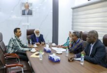 وزير التخطيط يبحث مع الاوتشا وممثلي المنظمات الدولية والمحلية تعزيز التنسيق للاستجابة لتداعيات النزوح