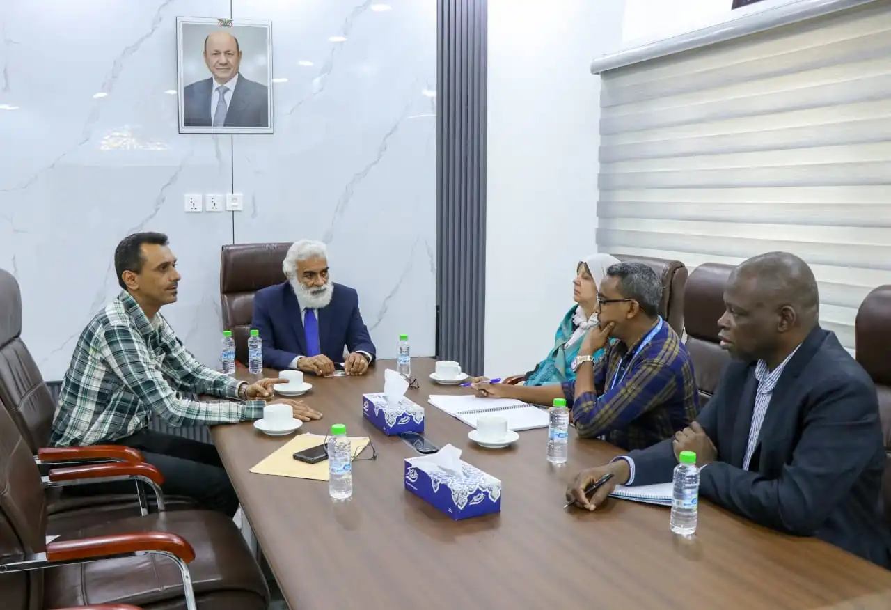 وزير التخطيط يبحث مع الاوتشا وممثلي المنظمات الدولية والمحلية تعزيز التنسيق للاستجابة لتداعيات النزوح