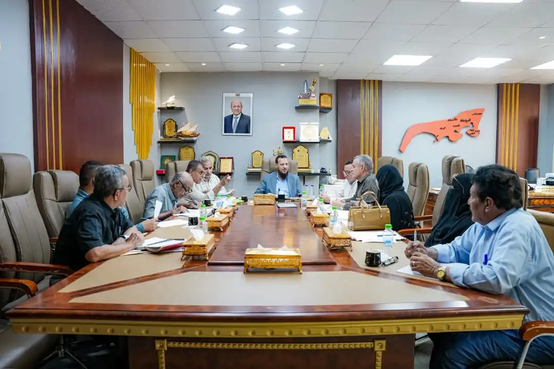 عدن.. لجنة المناقصات تقر مناقصتي تأهيل مبنى الخدمة المدنية وعدد من مكاتب السلطة المحلية