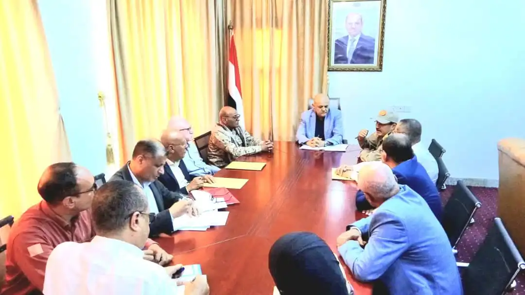 تعز.. اللجنة العليا للطوارئ تُقر إجراءات تنفيذية لتطبيق قرارات مجلس الدفاع الوطني والتعبئة العامة