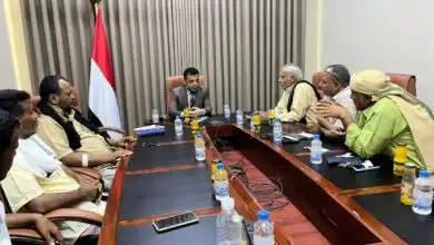 وزير الدولة الأبارة يطلع على الأوضاع الإنسانية للنازحين من الوازعية