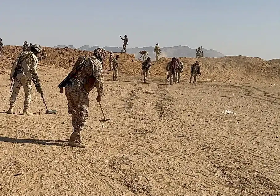 The engineering teams in the Sixth Military Region continue to clear mines and secure liberated sites in Al-Jawf.