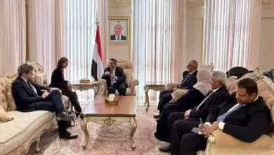 رئيس مجلس الشورى يبحث مع السفيرة الفرنسية مستجدات الأوضاع وتهديدات الحوثيين على الملاحة الدولية