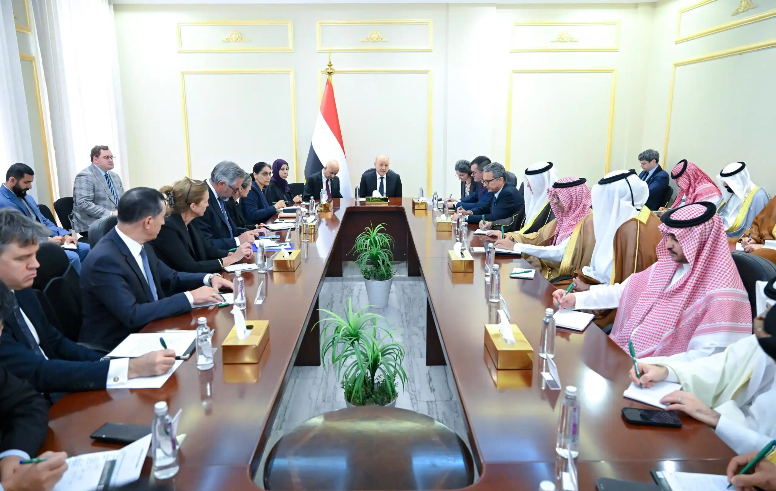The Chairman of the Presidential Leadership Council stated that the Houthi militias chose war and must bear the consequences.