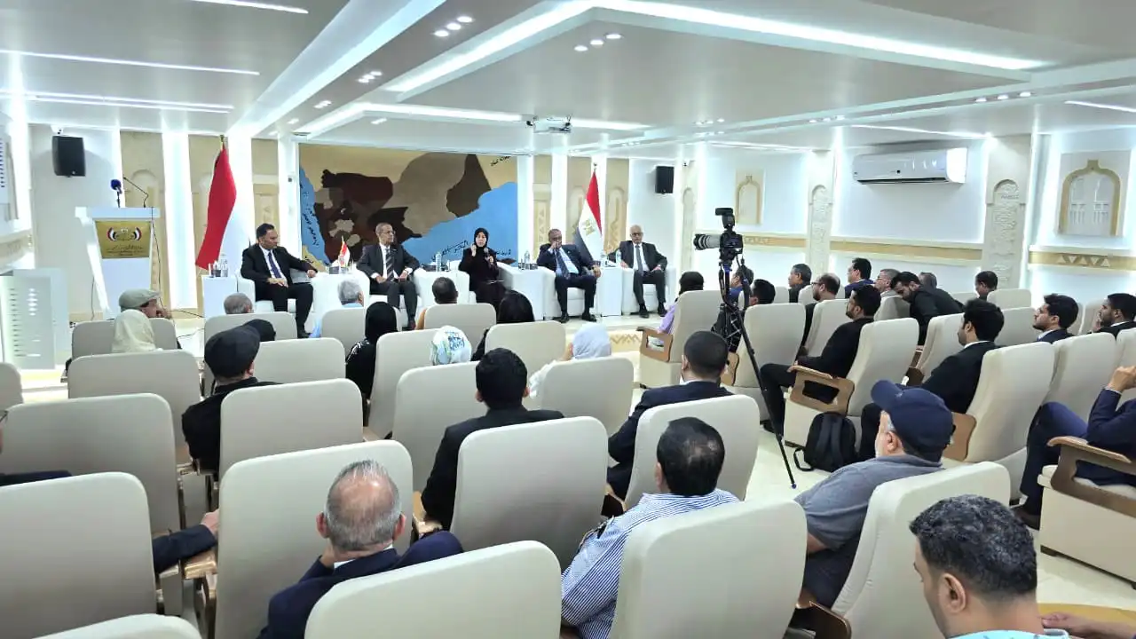 The Foreign Minister emphasizes commitment to enhancing consular performance and improving communication with Yemeni communities.