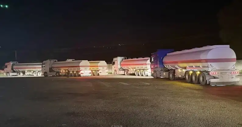 سوريا تبدأ نقل شحنات البنزين إلى العراق عبر ممر بري جديد