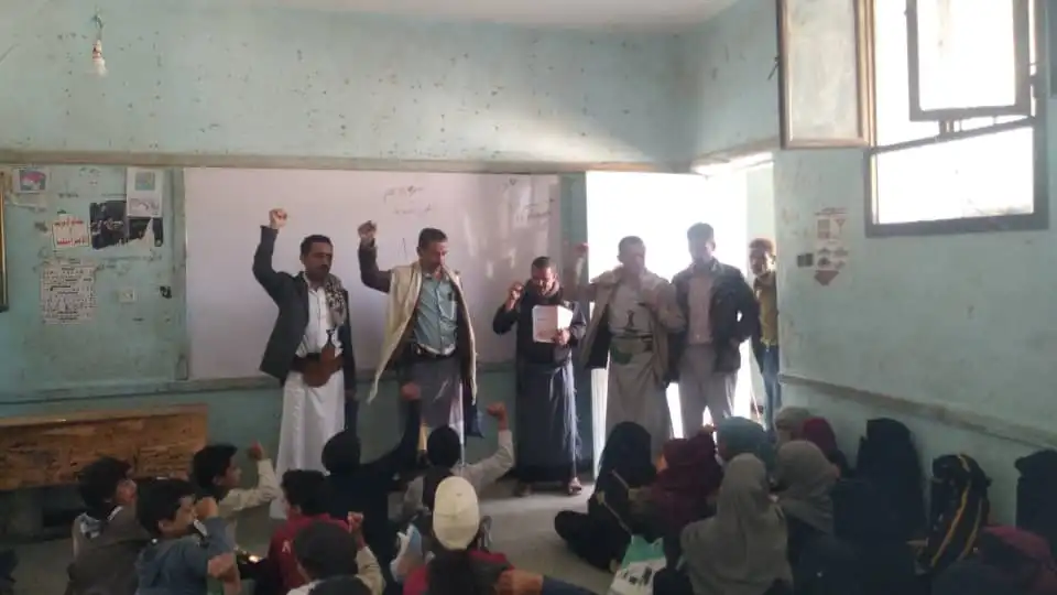 The Houthi militia intensifies military activities in schools and forces local leaders to mobilize for the front lines.