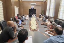 وزير الخدمة المدنية يترأس اجتماعاً موسعاً لمناقشة حزمة من الإنجازات والخطط التطويرية بالوزارة