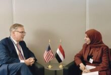 وزيرة الخارجية تبحث مع مساعد وزير الخارجية الأمريكي التصعيد الحوثي وتداعياته على أمن المنطقة والملاحة الدولية