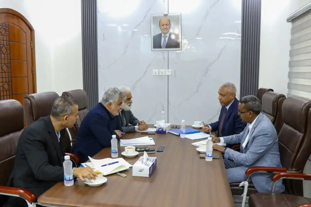 Le ministre de la Planification discute avec un responsable de l'ONU de l'amélioration du partenariat et de la coordination humanitaire.