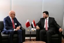 الدكتور عبدالله العليمي يبحث مع وزير الخارجية البحريني العلاقات الثنائية والتطورات الإقليمية