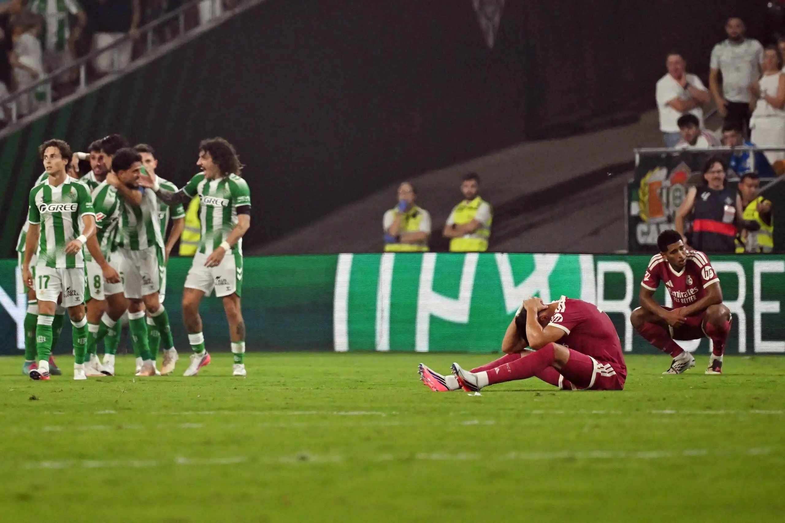 Le Real Madrid subit sa première défaite de la saison face au Real Betis, un but décisif à la 81e minute.