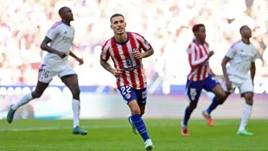 أتلتيكو مدريد يهزم ريال مدريد 2–1 في ديربي مثير ويصعد إلى الوصافة