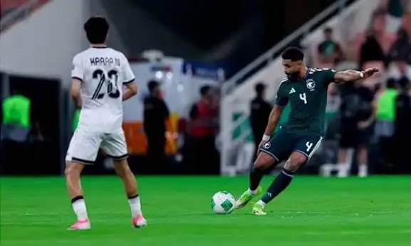 السعودية تهزم العراق بثنائية وتتصدّر المجموعة الأولى في خليجي 27