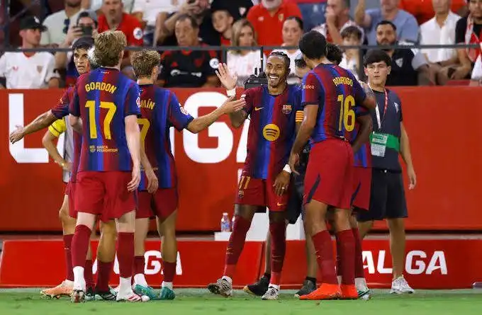برشلونة يعزز صدارته بفوز جديد على إشبيلية