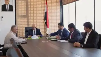 وزير المياه والبيئة يوقّع اتفاقية تنفيذ عدد من المشروعات لتعزيز أنظمة المياه في مدينة تعز