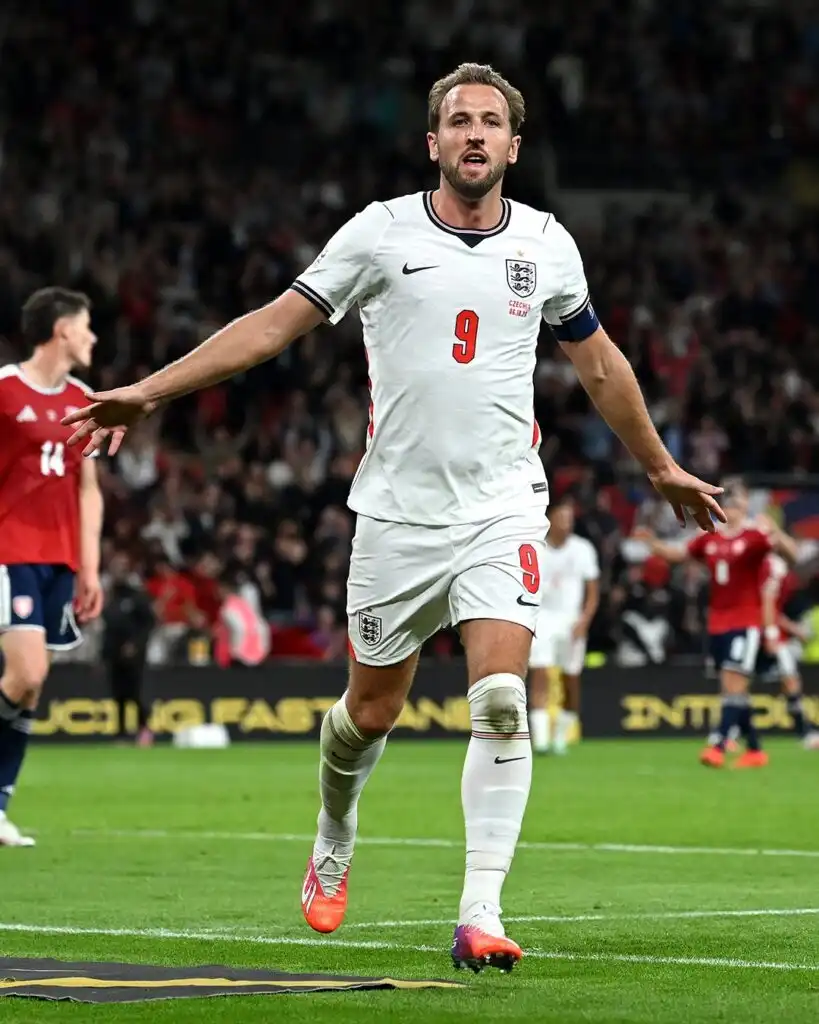 Kane matches Shelton's historic record, leading England to another victory over the Czech Republic.