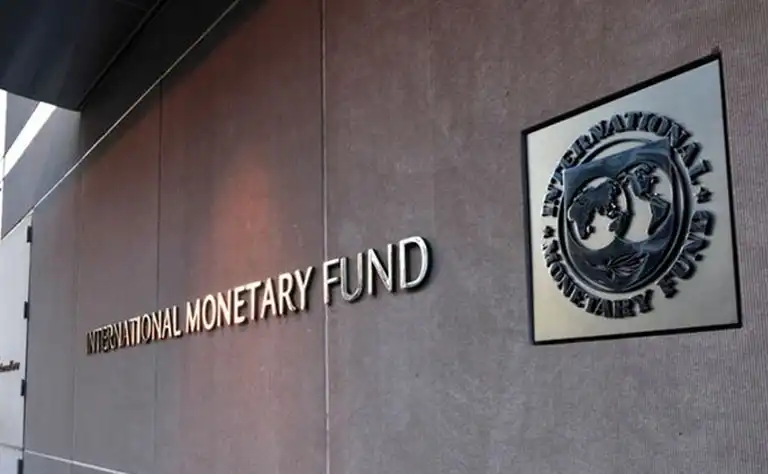 The International Monetary Fund raises global growth forecasts to 3.1% supported by investments in artificial intelligence.