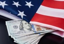 الاقتصاد الأمريكي ينمو 2.2% في الربع الثاني متجاوزًا توقعات الأسواق