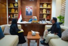 عضو مجلس القيادة الخنبشي يناقش تعزيز عدالة الأحداث ويرعى اتفاقية لتوفير محطة تحلية لمركز غسيل الكلى بالمكلا