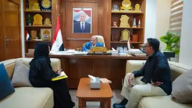 عضو مجلس القيادة الخنبشي يناقش تعزيز عدالة الأحداث ويرعى اتفاقية لتوفير محطة تحلية لمركز غسيل الكلى بالمكلا