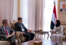 وزيرة الخارجية تبحث مع القائم بالأعمال الأمريكي التصعيد الحوثي وتهديداته لأمن المنطقة والملاحة الدولية