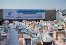 منظمة بيور هاندز توزّع مساعدات غذائية وإيوائية للنازحين في مخيم الرباط بلحج