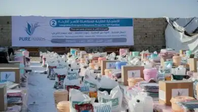 منظمة بيور هاندز توزّع مساعدات غذائية وإيوائية للنازحين في مخيم الرباط بلحج