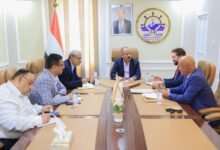 وزير النقل يبحث مع شركة “فالار” الامريكية ترتيبات المرحلة الثانية لمشروع تعزيز أمن الطيران المدني