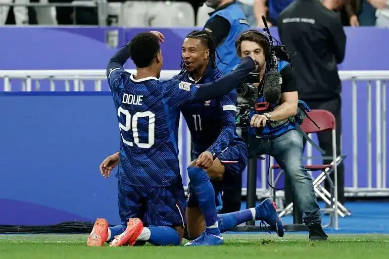 France overwhelms Belgium with four goals, while Italy continues its resurgence in the UEFA Nations League.