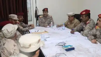 وزير الدفاع يشيد بانتصارات القوات المسلحة في عملية “فجر اليمن”