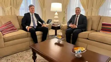 وزير الشؤون الاجتماعية يبحث مع القائم بأعمال السفير الأميركي دعم الخطة الوطنية لحماية الطفل وتداعيات التصعيد الحوثي