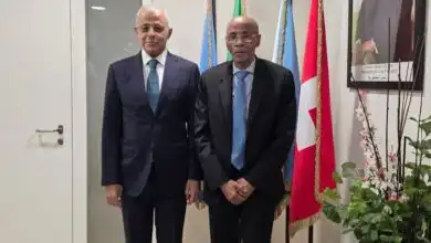نائب وزير الخارجية يبحث مع وزير الداخلية الجيبوتي تعزيز التعاون في ملفات الهجرة واللجوء
