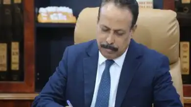 وزير الأشغال يوجّه بتقييم أضرار عبّارة هيجة العبد المستهدفة من قبل الحوثيين وإصلاحها بشكل عاجل