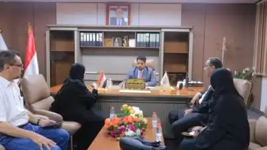 وزير التعليم الفني يوجّه بقبول الناجين من الألغام في المعاهد المهنية بعدن وأبين ولحج