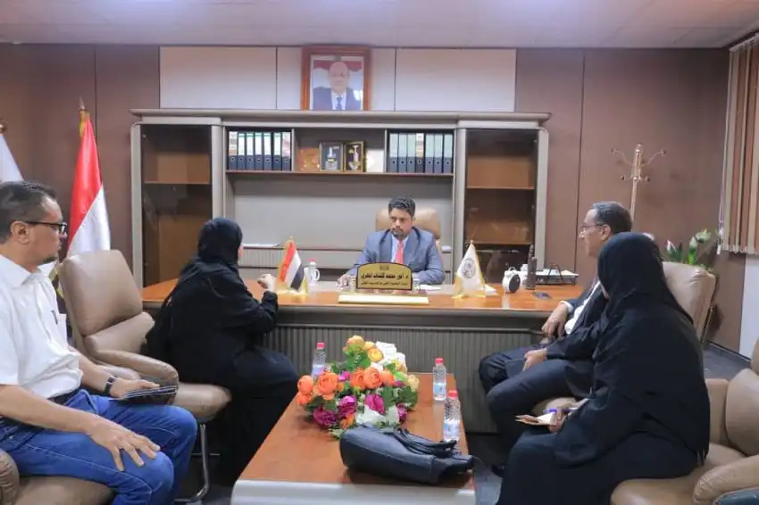 Le ministre de l'Éducation technique ordonne d'accepter les survivants des mines dans les instituts professionnels à Aden, Abyan et Lahj.