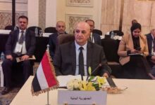اليمن يدعو من القاهرة إلى مسار عربي متكامل لتعزيز الأمن المائي ودعم البنية التحتية للمياه