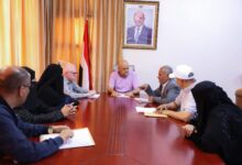 محافظ تعز يناقش خطة طوارئ لضمان استمرارية التعليم عن بُعد للطلاب والطالبات