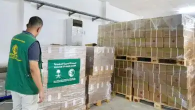 البرنامج الوطني للإمداد الدوائي يتسلم 6 شاحنات أدوية ومستلزمات طبية مقدمة من مركز الملك سلمان للإغاثة