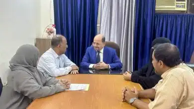 رئيس الوزراء يزور المعهد التقني الصناعي بالمعلا ويشيد بمكانته التاريخية كأحد أعرق مؤسسات التعليم الفني