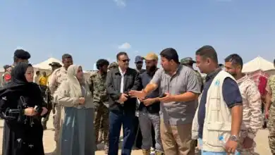 عدن.. وزيرة الدولة لشؤون المرأة تطّلع على احتياجات الأسر النازحة في مخيم الفردوس