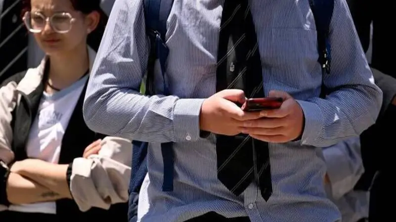 المكسيك تتحرك لإلزام منصات التواصل بإزالة المحتوى العنيف بعد هجوم مدرسي
