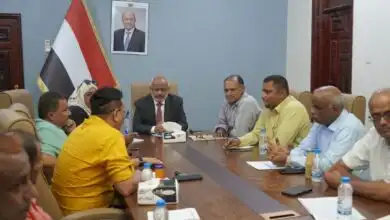 محافظ الحديدة يبحث مع المنظمات الإنسانية احتياجات النازحين