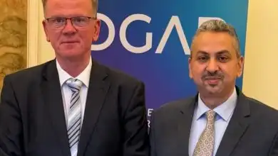 سفير اليمن يبحث مع نائب رئيس الجمعية الألمانية للسياسة الخارجية تطورات الأوضاع في اليمن